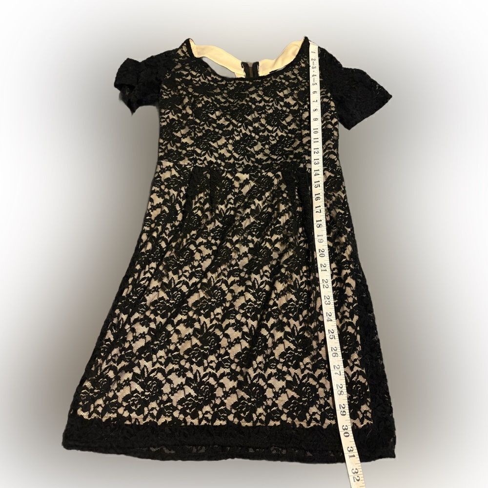 Moon Collection Lace Dress - Picture 3 of 3